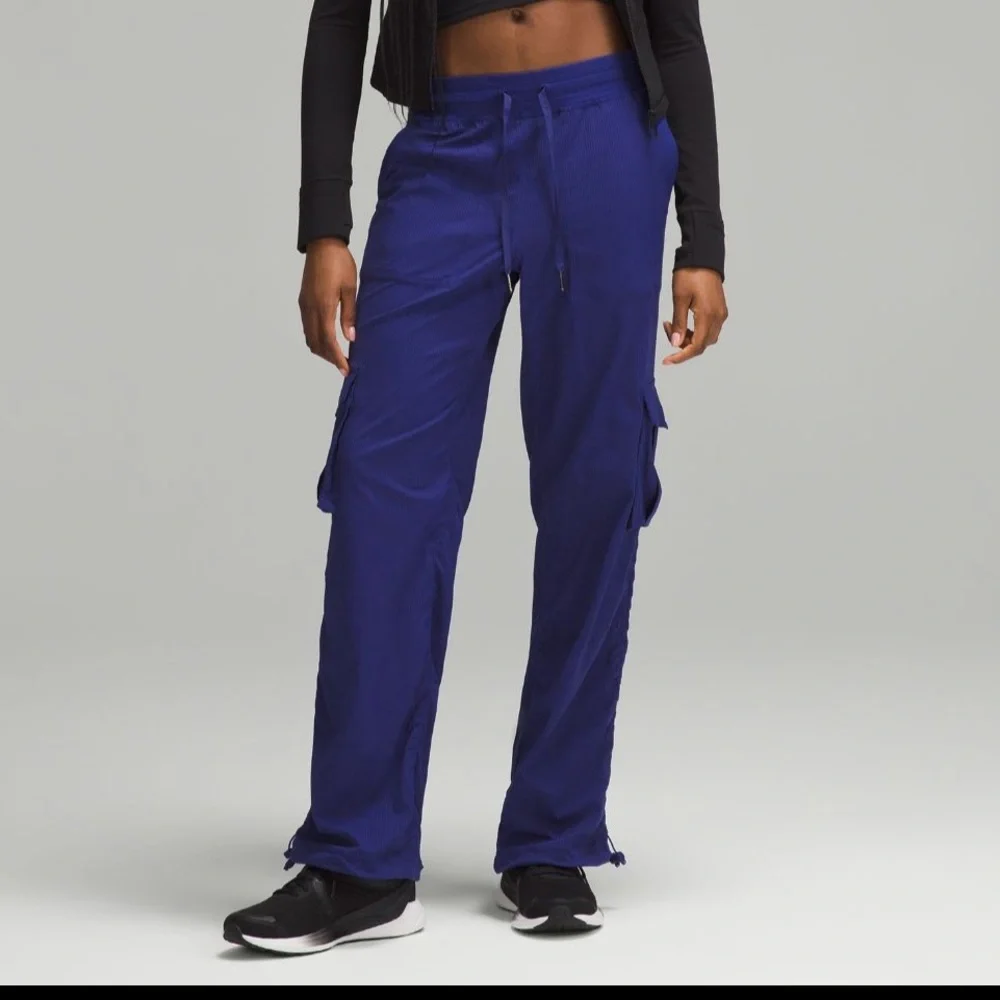 LULULEMON DANCE STUDIO RELAXED FIT MR CARGO PANTS IN LARK SZ M NWT - Picture 3 of 11